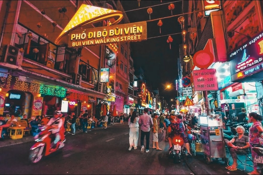 Things to do at night in saigon